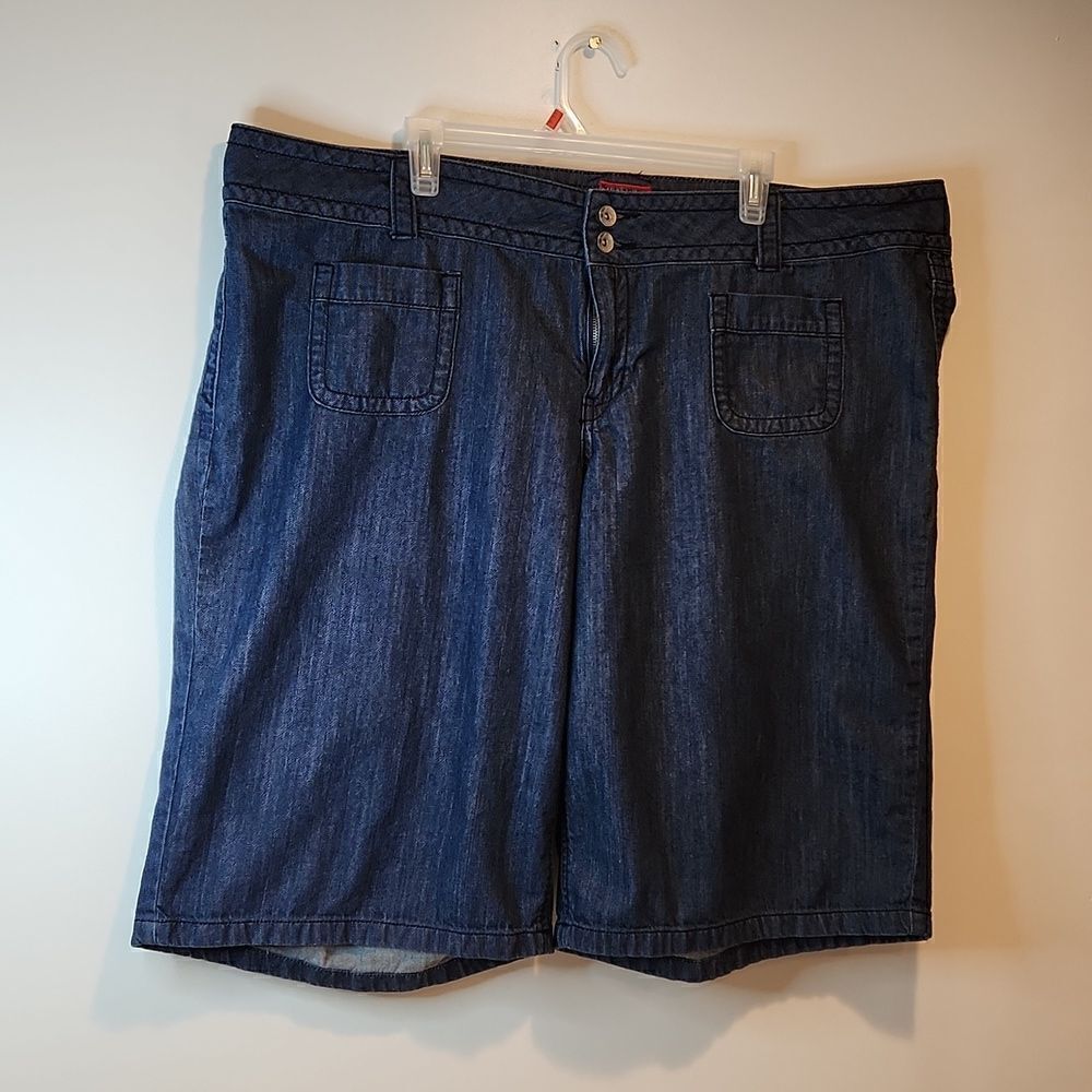 Torrid Blue Jean Denim Shorts 100% Cotton Casual Summer Women's Sz 24 EUC NICE! - Picture 2 of 14